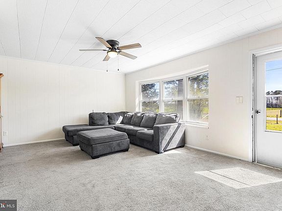 4th image of 27320 Chipmans Ln