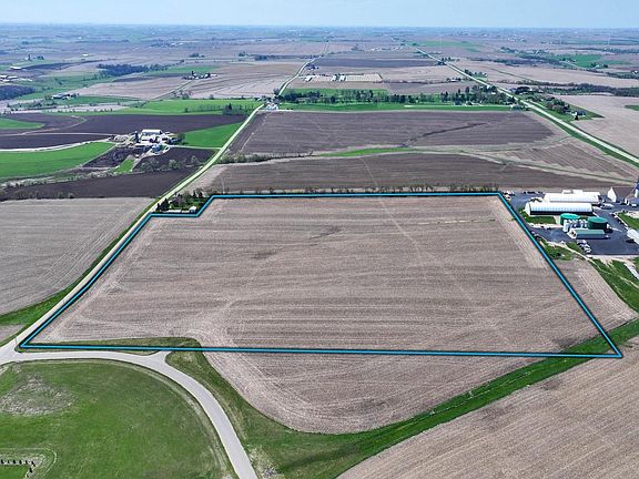 3rd image of 47 Acres Country Club Road