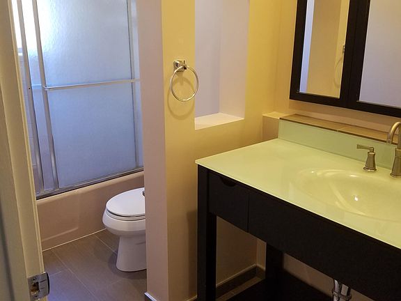 5th image of 106 Grove Ln APT 6