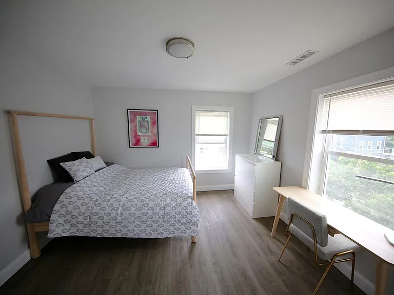 10 Trenton St — Photo 8