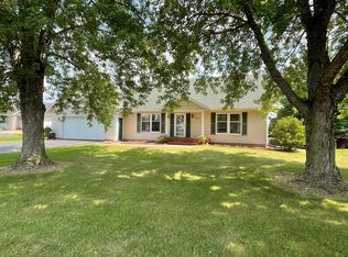 2793 Red Gates Dr, Galena, IL 61036