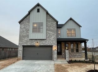 2000 SW Hampton Ave, Bentonville, AR 72713