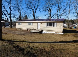 7402 Charles St, Frederic, MI 49733