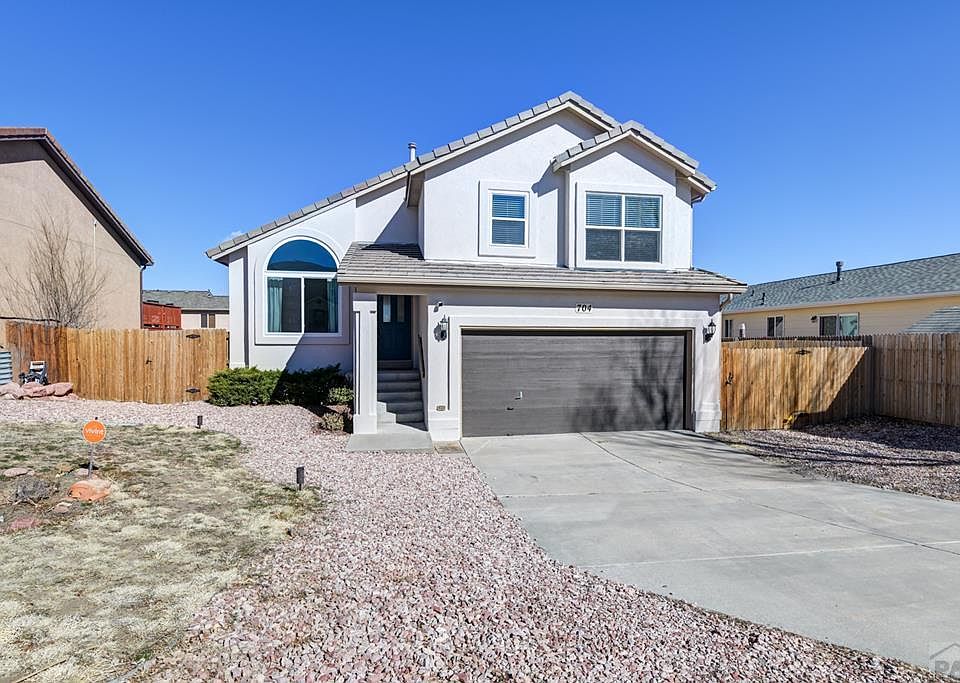 1st image of 704 Rye Ridge Rd