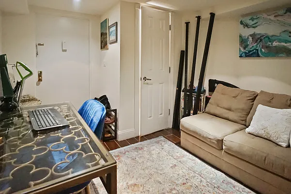 Rented by Compass | media 32