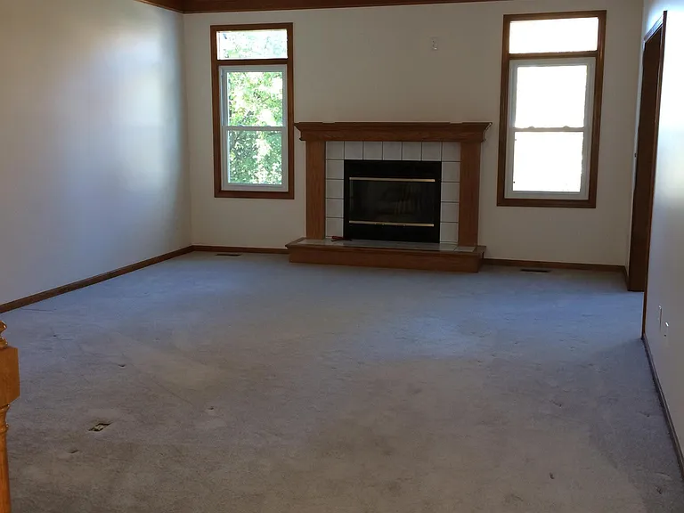 1200 NE Franklin Dr — Photo 5
