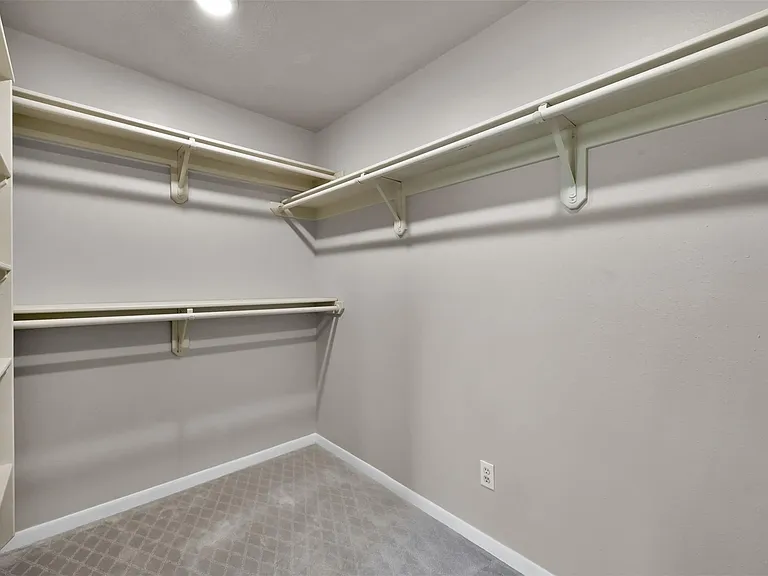 100 Harbour Town Dr — Photo 14
