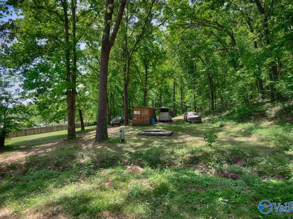 180 Vicki Ln #A, Owens Cross Roads, AL 35763