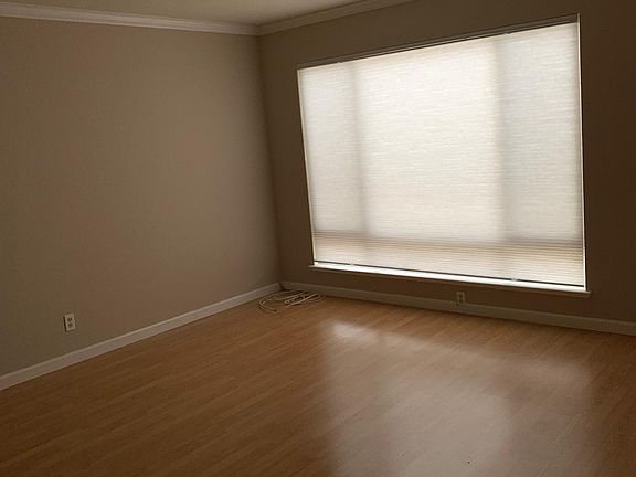 4th image of 409 Kirkham St