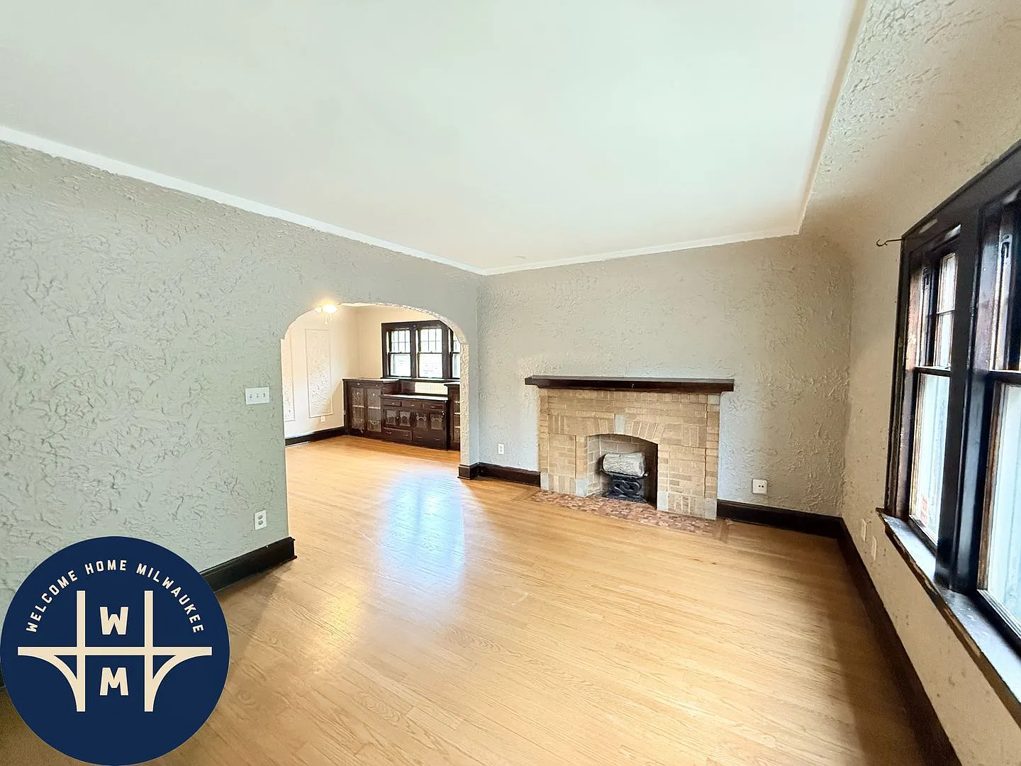 2 bed, 1.0 bath, 1067 sqft, $1,198 — Photo 2