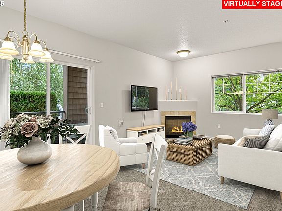 5th image of 10664 NE Holly St Unit 102
