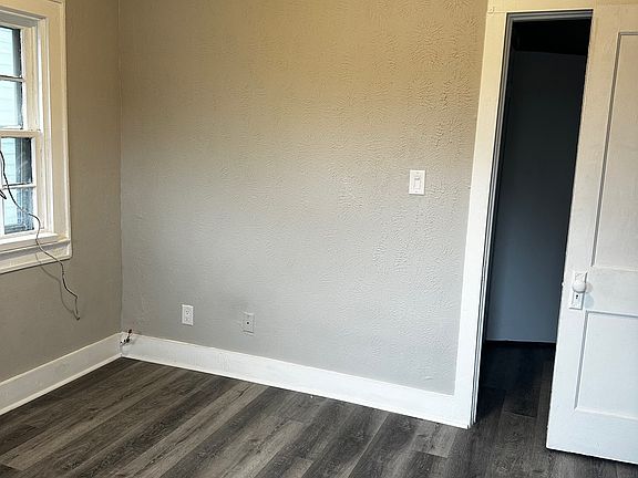 5th image of 212 E 10th St APT 6