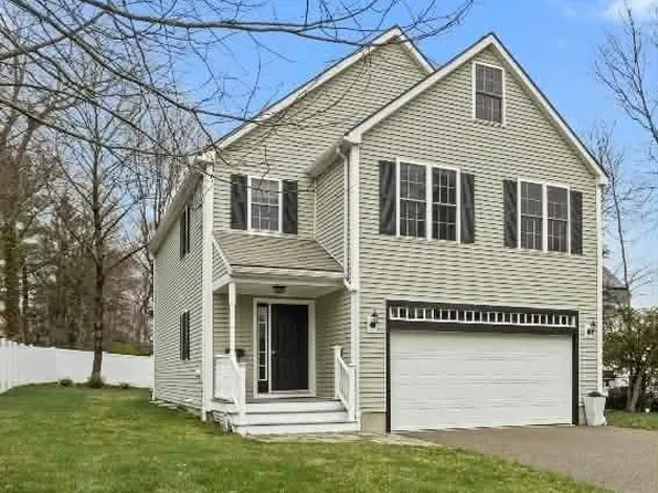 80 Locust St, Brockton, MA 02301