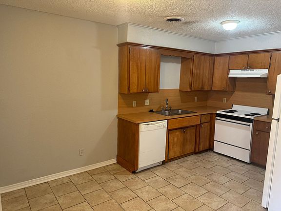 4th image of 6825-6827 S Jackson St