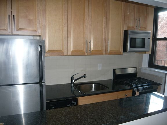 4th image of 2147 E 17th St APT 3J
