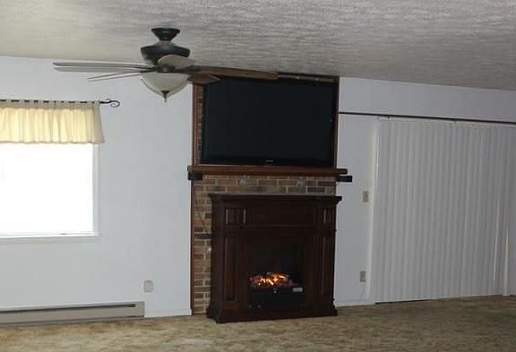3rd image of 708 Hillview Dr