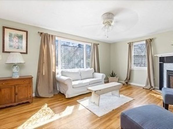 47 Esta Rd, Plymouth, MA 02360