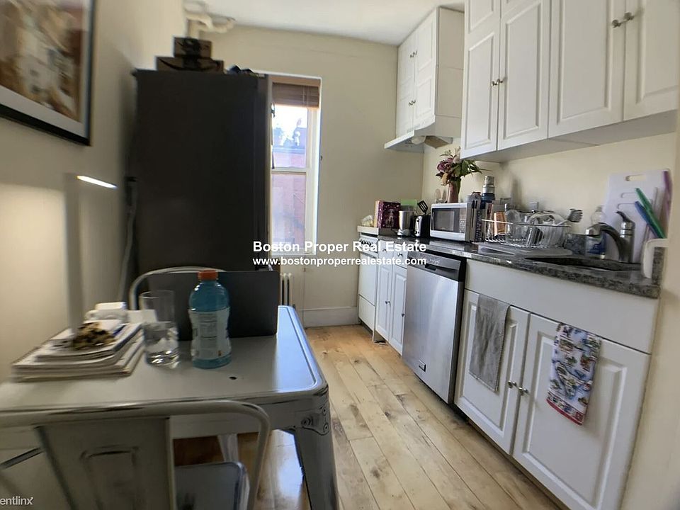 108 Myrtle #9 Boston - Beacon Hill Unit Photo 3