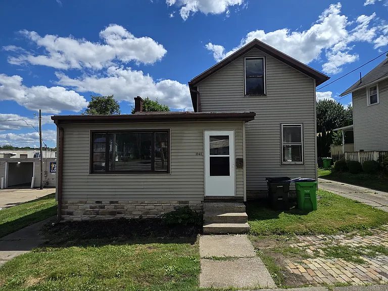 1045 Pittsburgh Ave — Photo 1