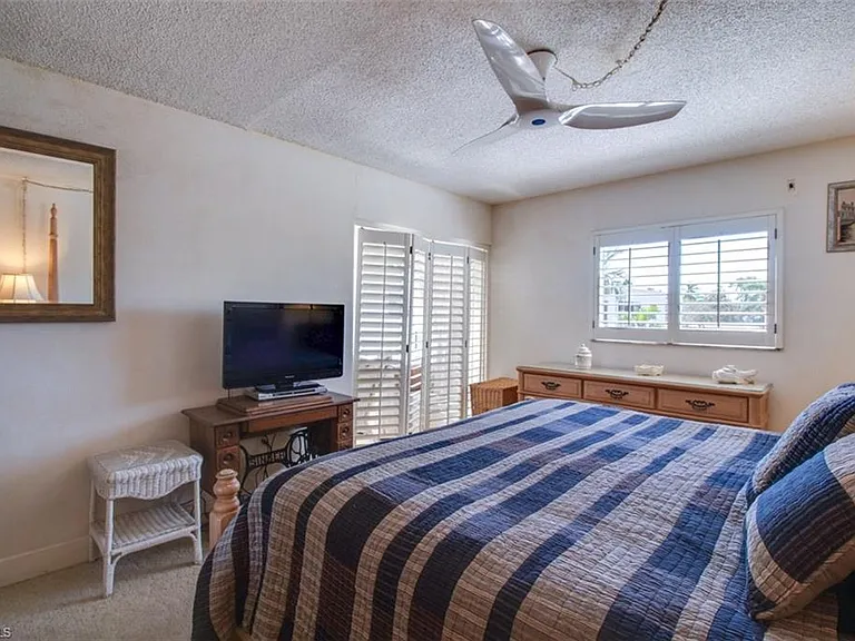 250 7th Ave S #305 — Photo 11