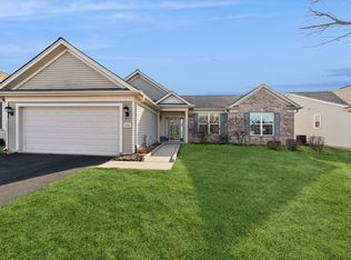 2545 Edgewater Dr, Elgin, IL 60124