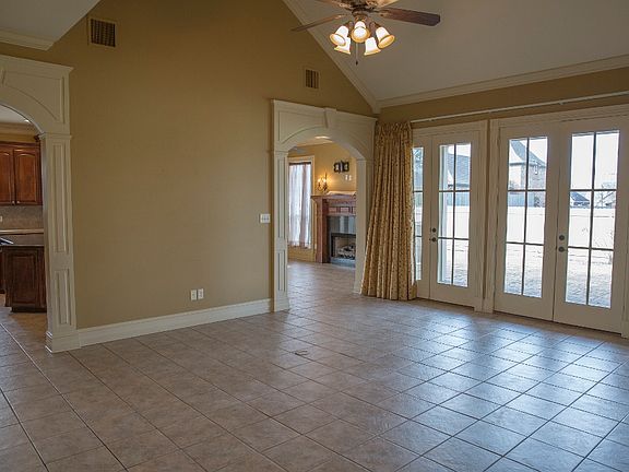 4th image of 102 Saint Charles Cir #4