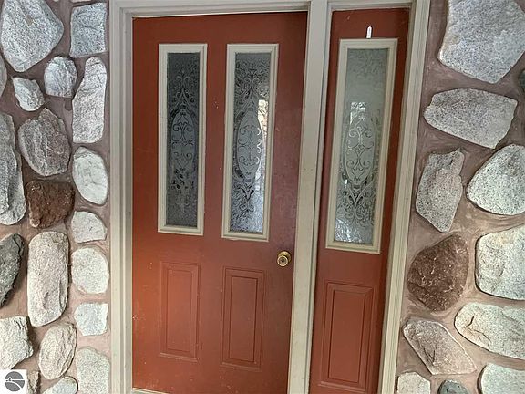 3rd image of 111 Lakewood Dr