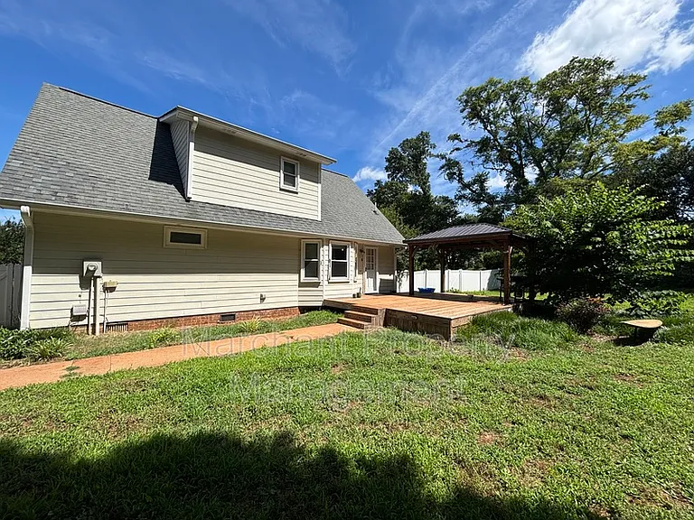 208 Frances Cannon Dr — Photo 8