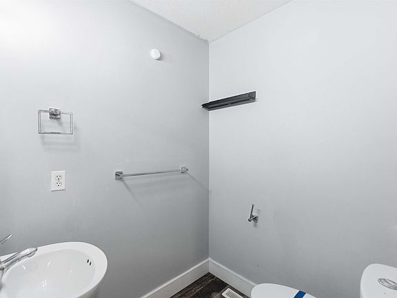 4th image of 120 Magrath Rd NW #64