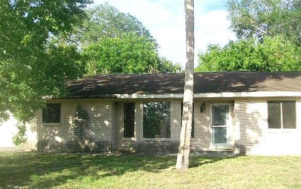 1st image of 3221 Woodland Dr