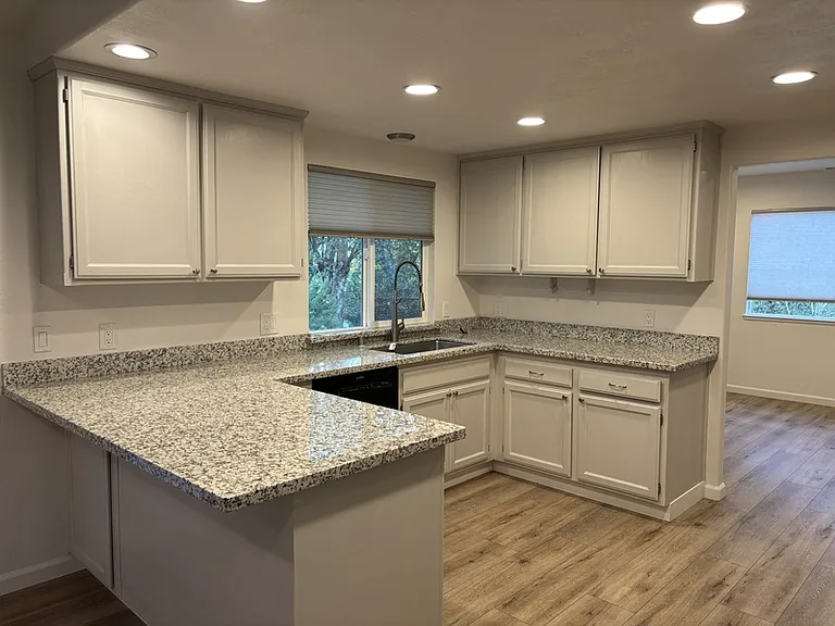 1776 Meda Ave — Photo 9