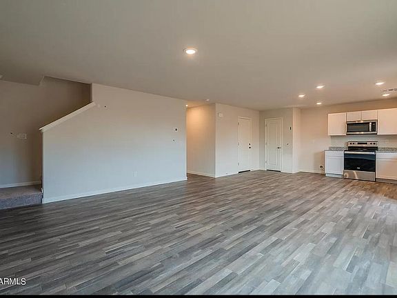 3rd image of 150 W Douglas Ave