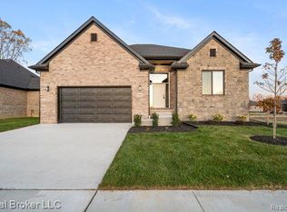 56662 Via Bellano, Macomb, MI 48042