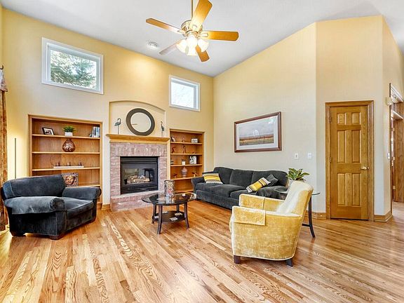 4th image of 3082 Stevens Cir N