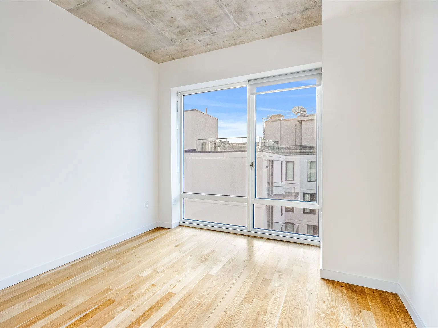 22-22 Jackson Avenue — Photo 4