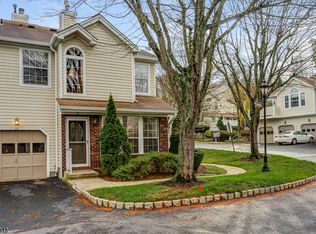 70 High Pond Ln, Far Hills, NJ 07931