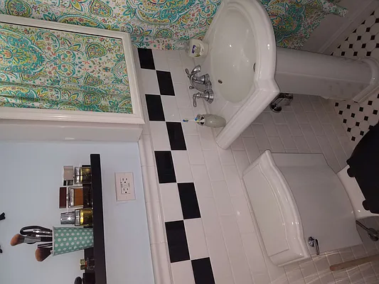 Sold by Benjamin Realty Since 1980 | media 20