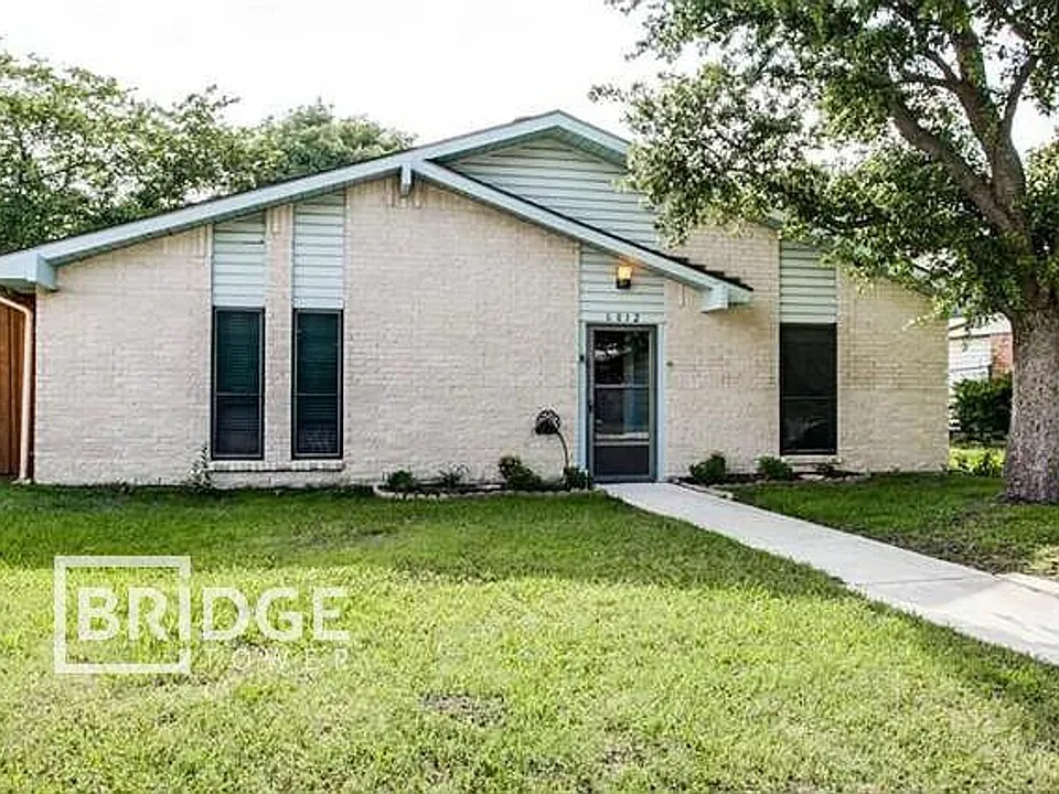 6012 Cedar Ln