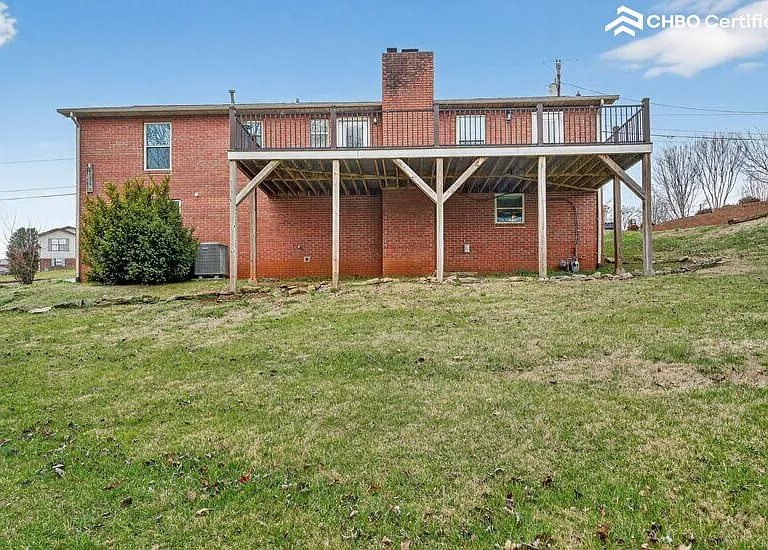 490 Beechwood Cir — Photo 7