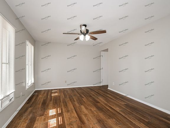 3rd image of 1589 Brenthaven Ln