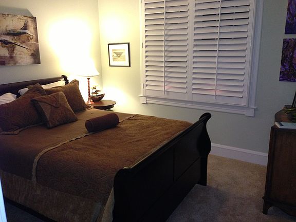 5th image of 2612 E Pembroke Ave