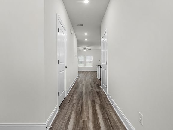 4th image of 818 Arrington Way