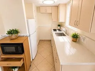 326 Polk St #2 — Photo 4
