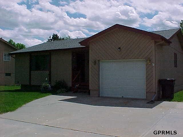 1st image of 8923 Valley View Dr