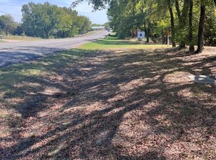 W Hayes St, Savoy, TX 75479