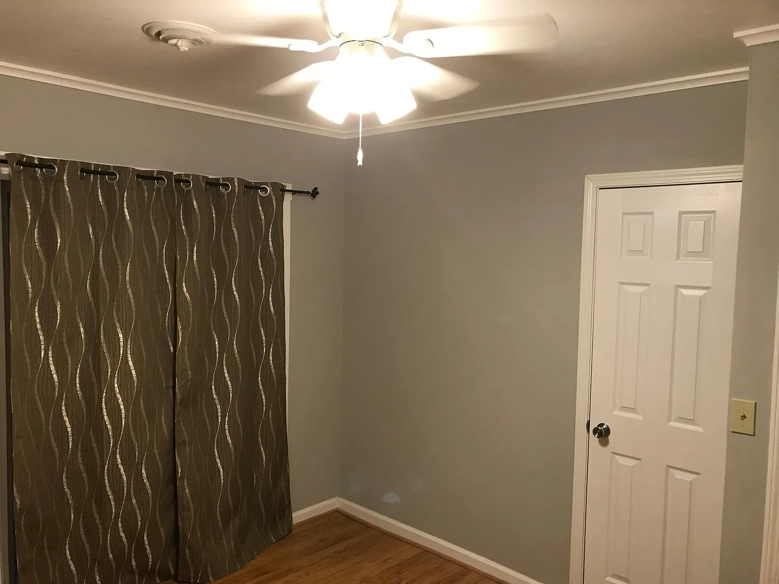 2328 N Lincoln Ave — Photo 3