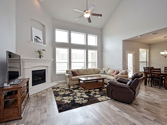 5th image of 2212 Lookout Knoll Dr