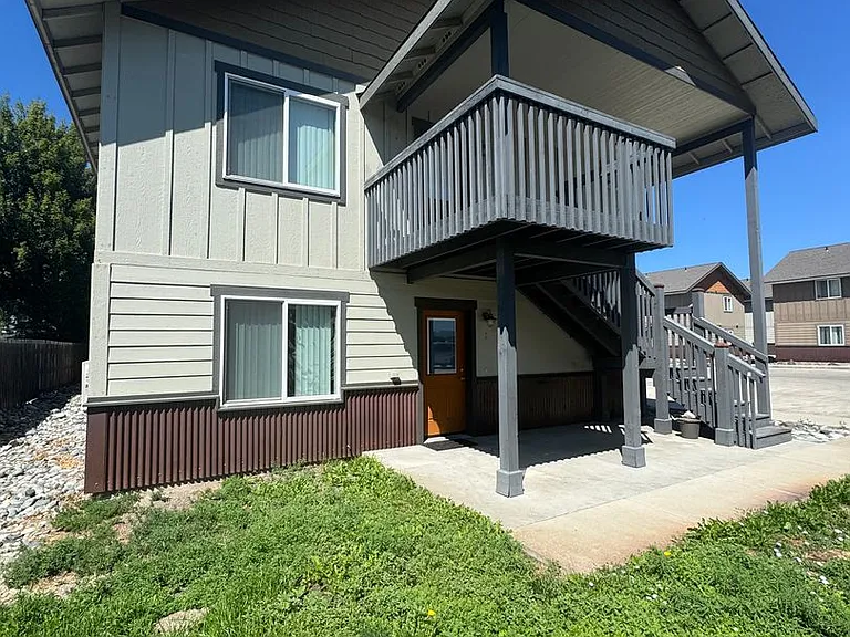 2219 Airport Rd — Photo 1