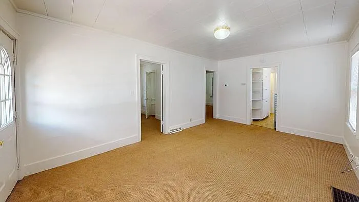 213 N Washington St — Photo 9