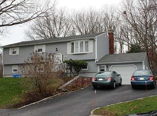 10 Daniel Dr, Coventry, RI 02816